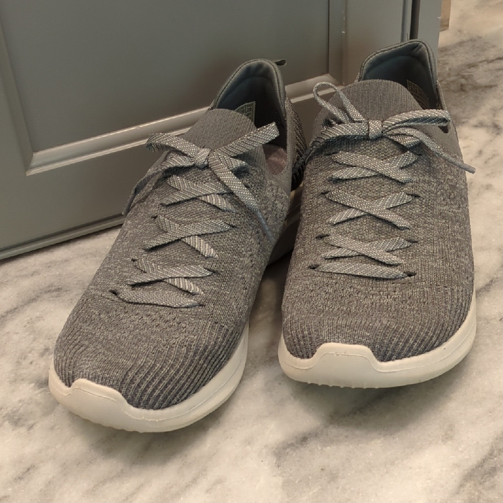 Women's Sketchers Gray Knit Slip-On  Sneakers Size 9